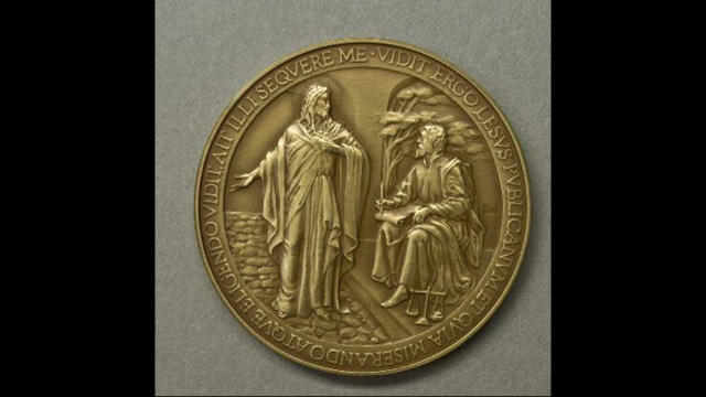 131011VaticanLesusMedal